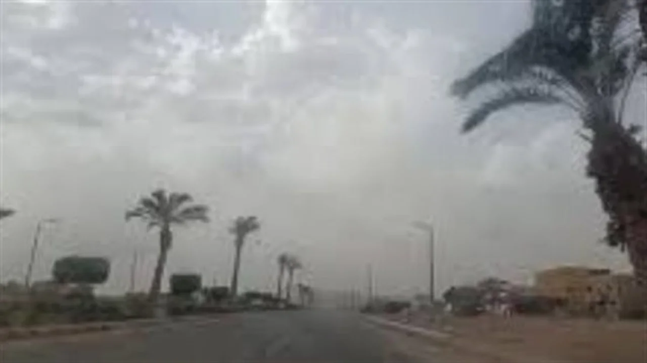 أمطار ورمال مثارة.. الأرصاد تحذر من تقلبات جوية مفاجئة في 4 محافظات بمصر